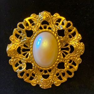 5/20 VTG Stunning Mother of Pearl and Filigree